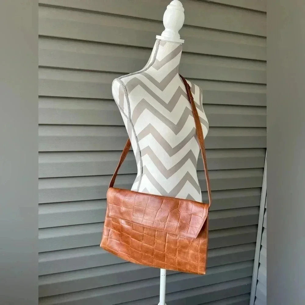 CW Marianelli leather / alligator crossbody/pouch Bag Brown Removable Strap